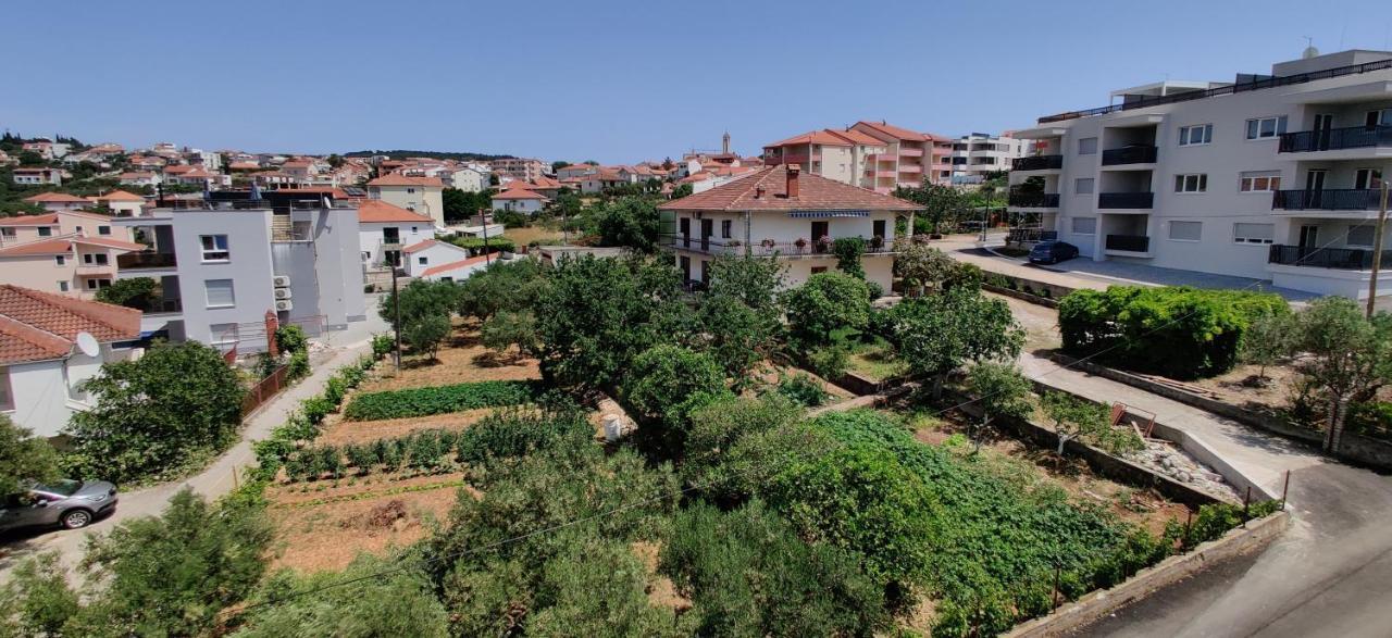Apartment Dea Trogir Luaran gambar